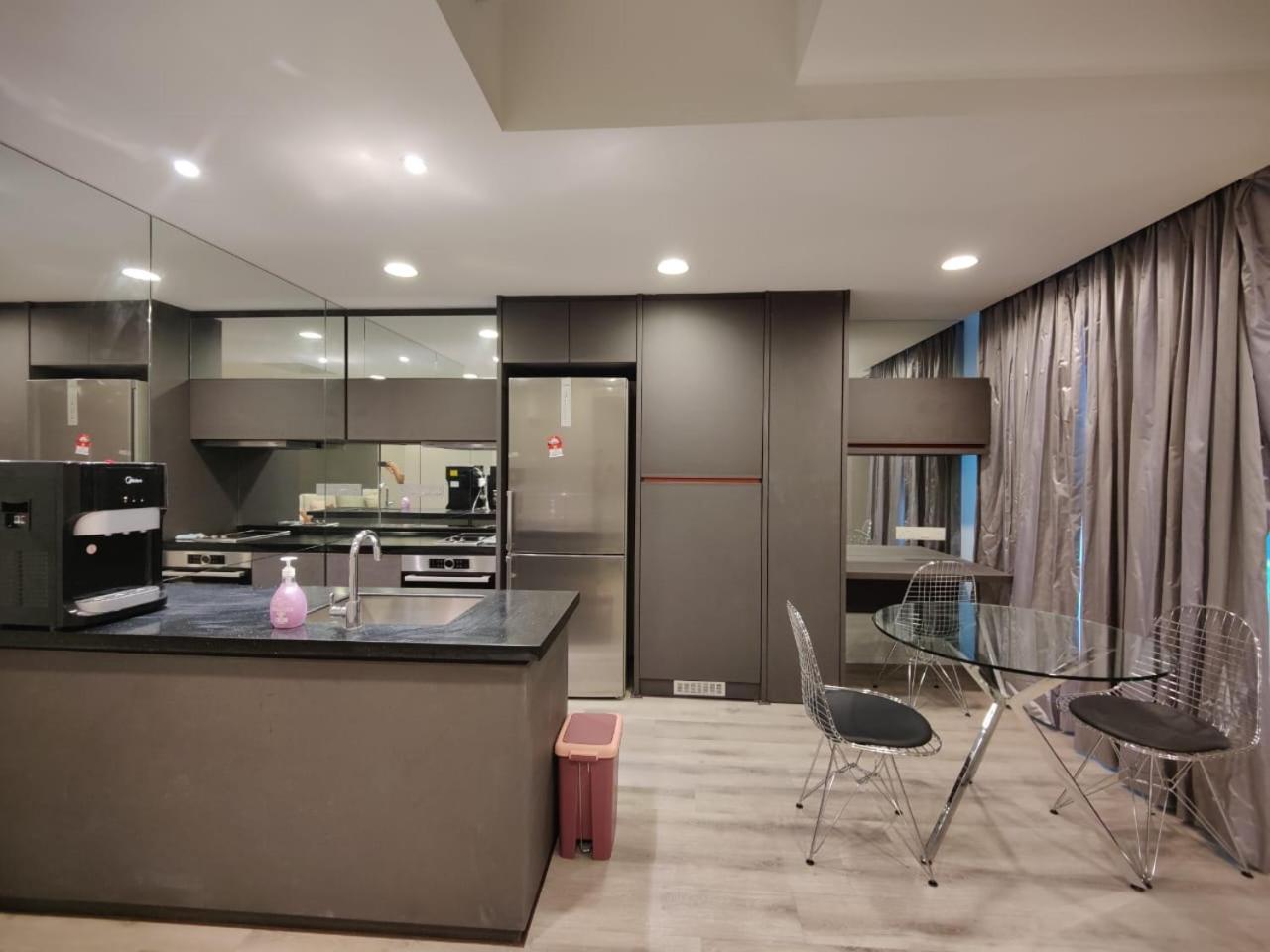 Mulberry Verve Suites Kl Mid Valley Куала-Лумпур Экстерьер фото