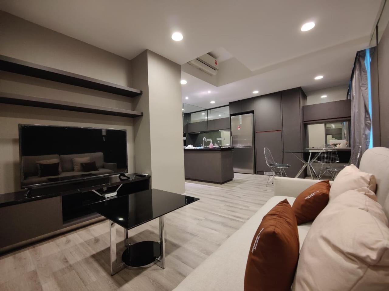 Mulberry Verve Suites Kl Mid Valley Куала-Лумпур Экстерьер фото