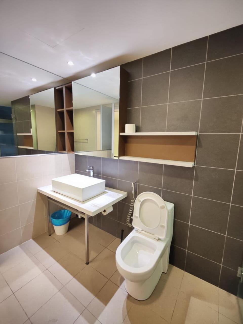 Mulberry Verve Suites Kl Mid Valley Куала-Лумпур Экстерьер фото